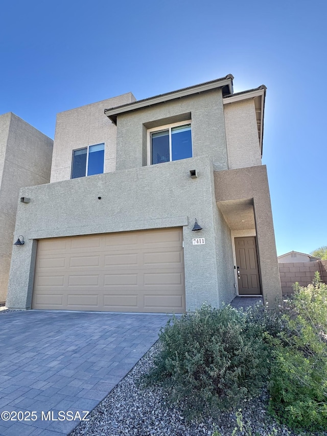 view of front facade with a garage