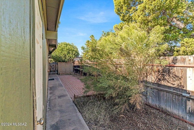 view of yard with a patio