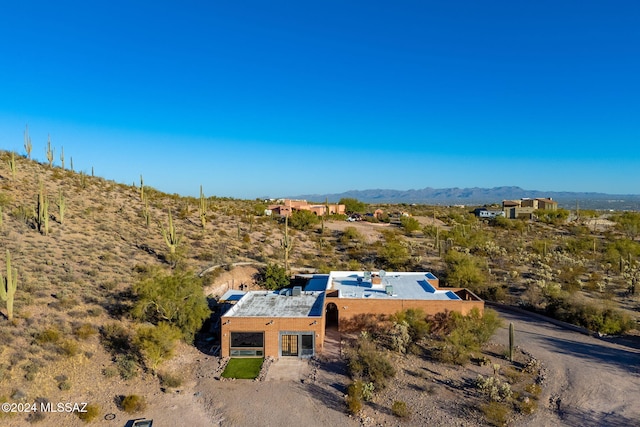 bird's eye view featuring a mountain view