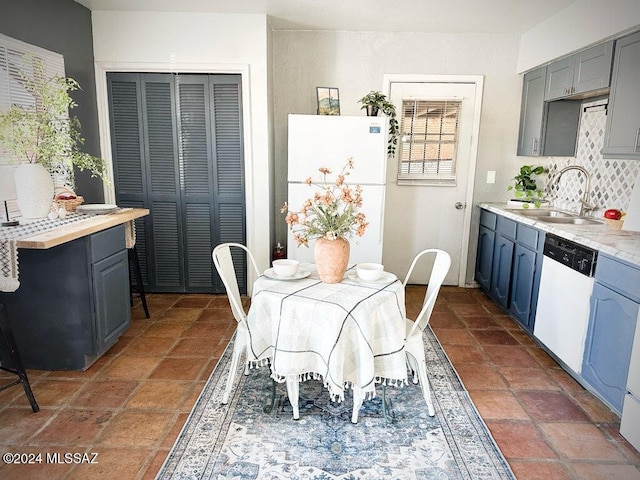 dining area with sink