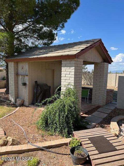 view of outbuilding