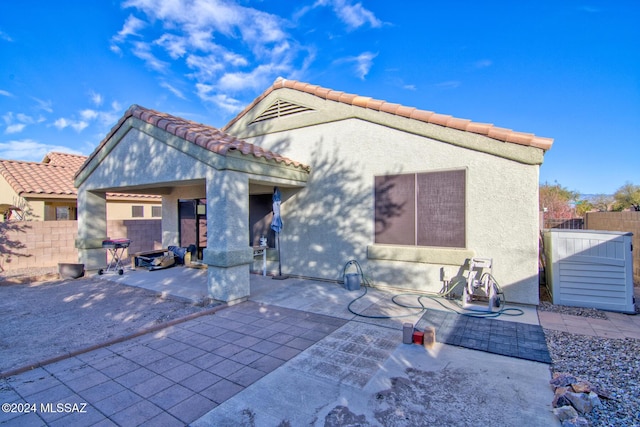 view of front of house featuring a patio area