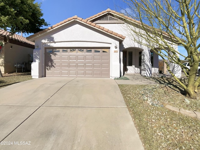 view of front facade with a garage