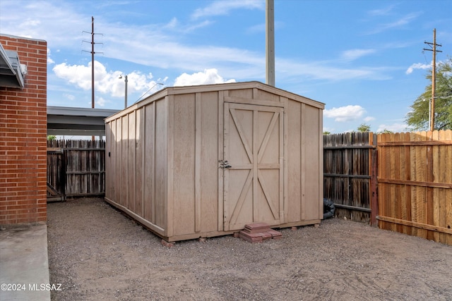 view of outbuilding