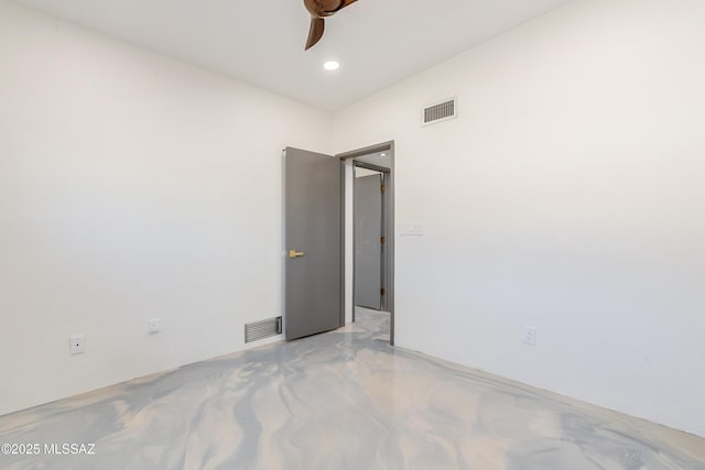 unfurnished room featuring ceiling fan