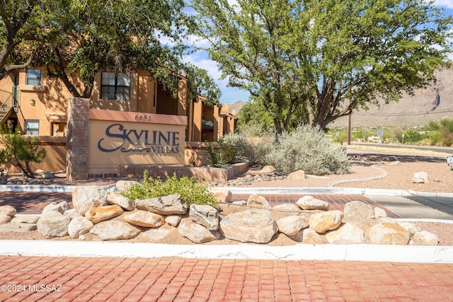 view of community / neighborhood sign