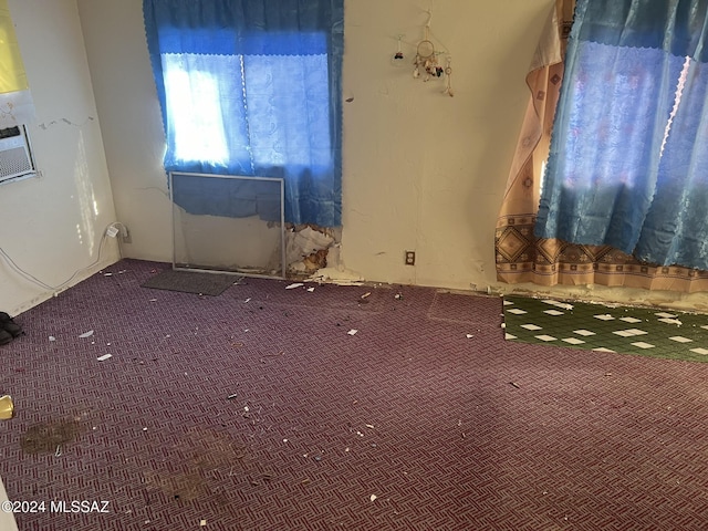 empty room with carpet