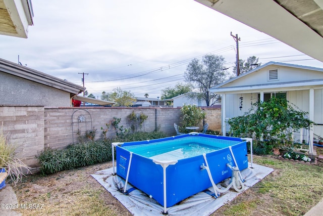 view of swimming pool