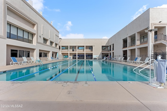 view of swimming pool