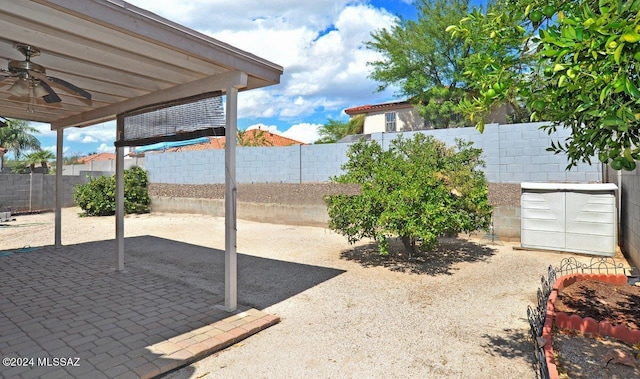 view of patio with ceiling fan