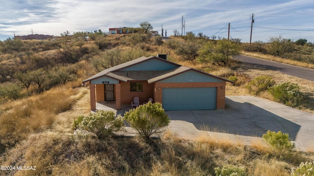 view of front facade featuring a garage