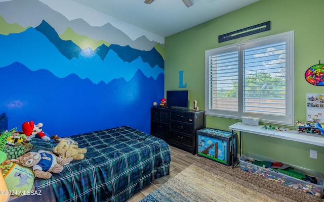 bedroom featuring ceiling fan