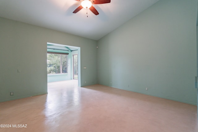 empty room featuring ceiling fan