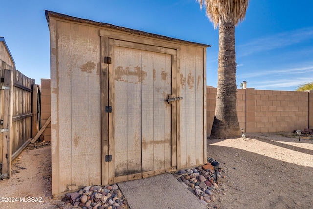 view of outbuilding