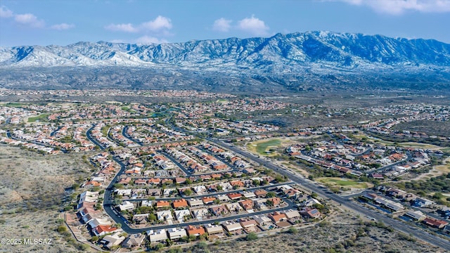 bird's eye view featuring a mountain view