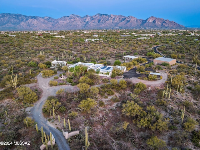 bird's eye view featuring a mountain view