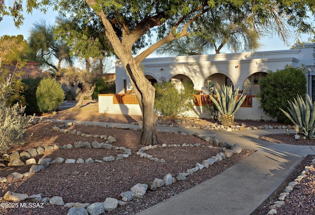 view of front facade