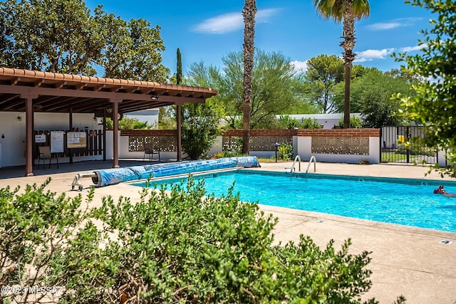 view of swimming pool