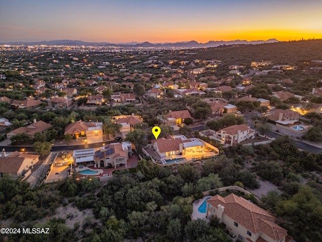 view of aerial view at dusk