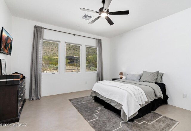 bedroom featuring ceiling fan