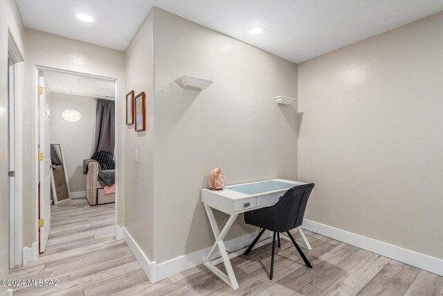 living room with ceiling fan