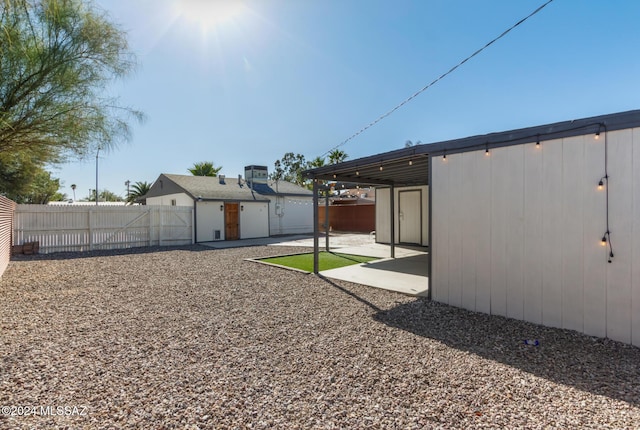 view of yard featuring a patio