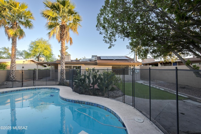 view of swimming pool