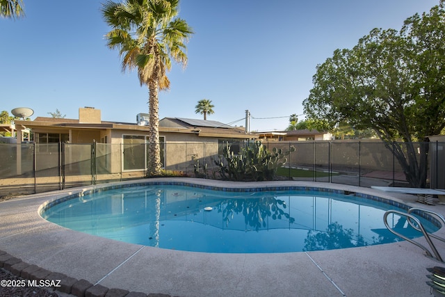 view of swimming pool