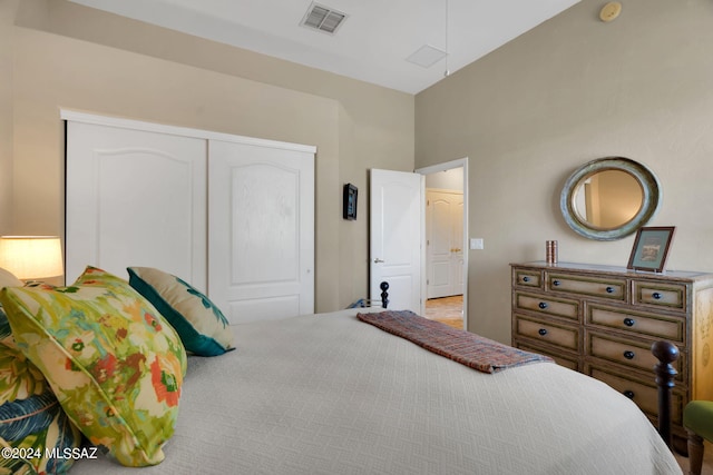 bedroom featuring a closet