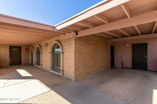 entrance foyer featuring ceiling fan