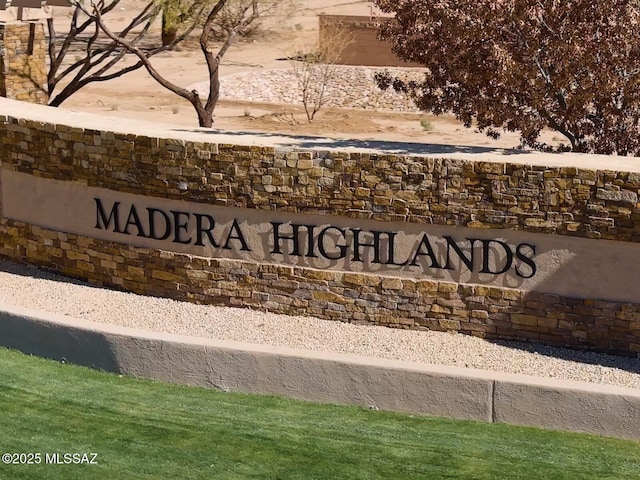 view of community / neighborhood sign