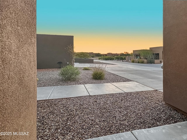 8015 S Galileo Ln, Tucson, AZ 85747 - view of patio / terrace with driveway