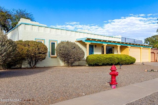 view of front of house with a garage