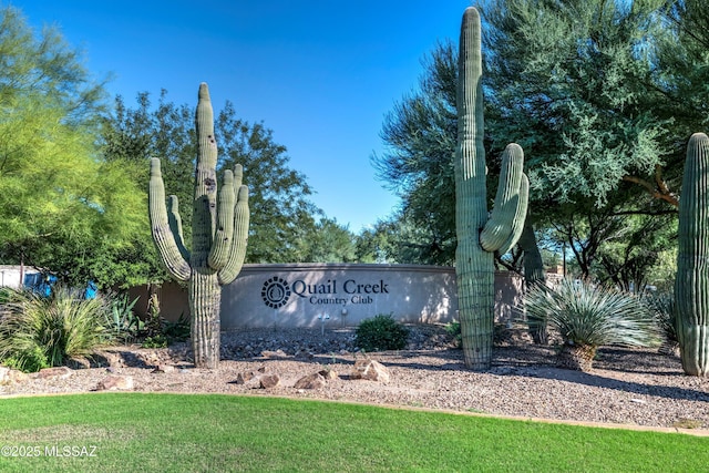 view of community / neighborhood sign