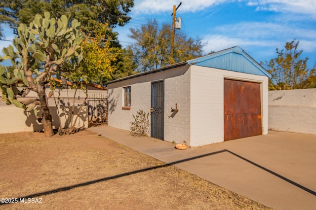 view of outbuilding