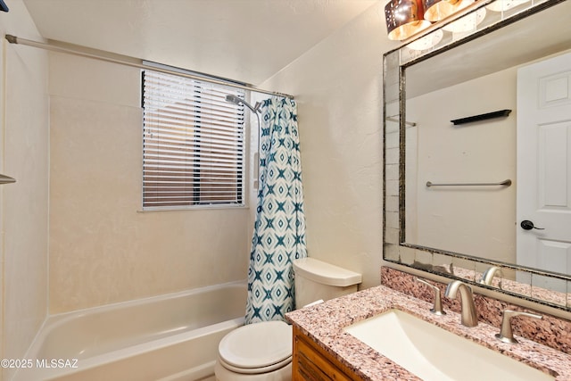 full bathroom featuring shower / bath combo with shower curtain, toilet, and vanity