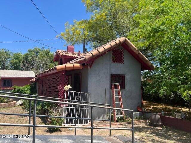 view of side of property