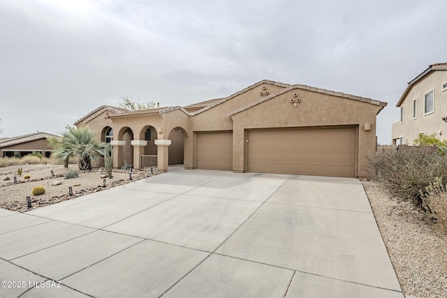 view of front facade featuring a garage