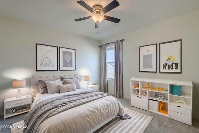 empty room featuring light tile patterned floors, visible vents, and a ceiling fan