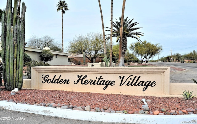 view of community / neighborhood sign