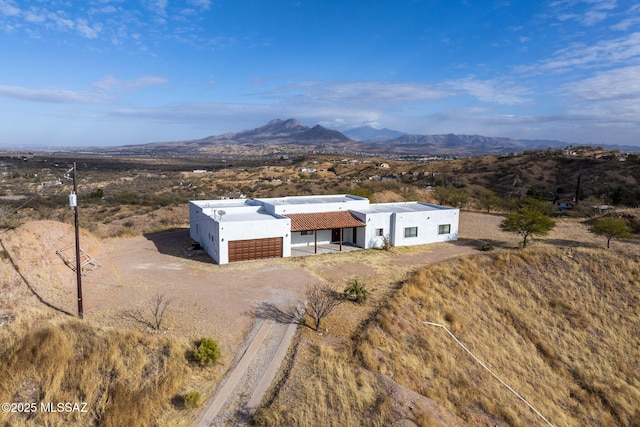 bird's eye view with a mountain view