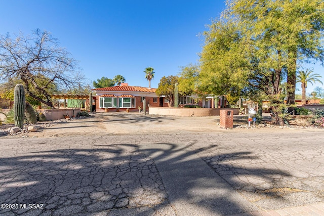 view of front of property