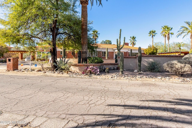 view of front of property