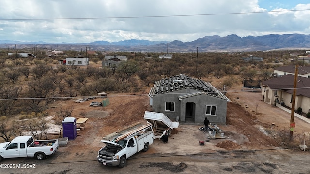 bird's eye view featuring a mountain view