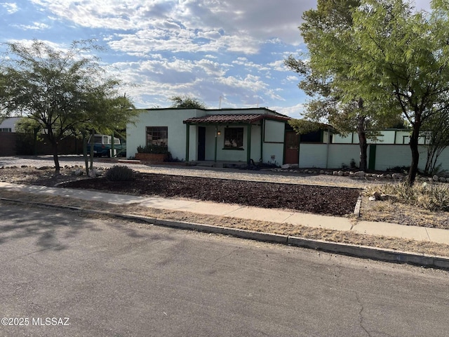 view of front of property