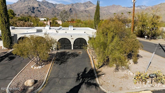 view of front facade with a mountain view