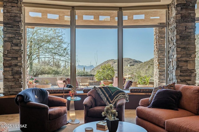 living room featuring a mountain view