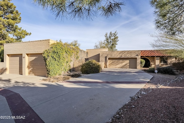 view of front facade featuring a garage