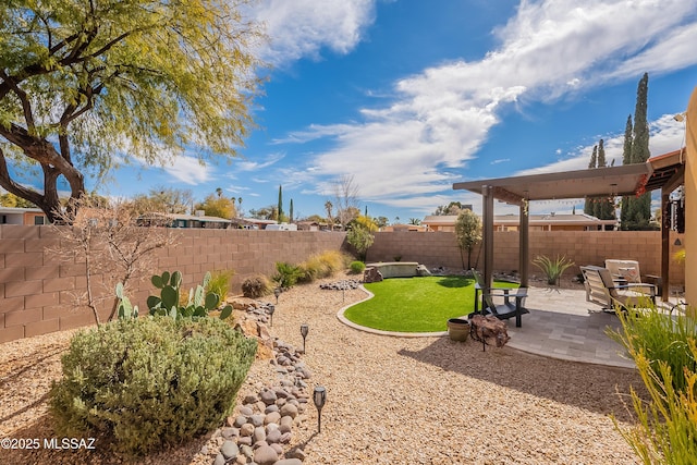 view of yard featuring a patio