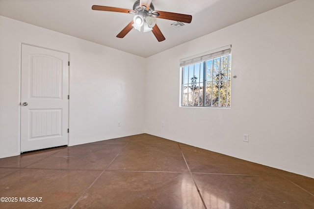 unfurnished room featuring ceiling fan